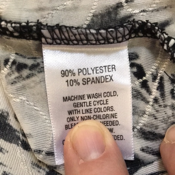 Jm Collection Tunic Top XL Black White Abstract Print Textured fabric EUC - Picture 8 of 9